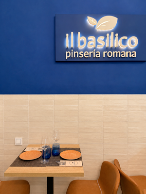 400-Rincón-moderno-de-restaurante-italiano local pinseria il basilico lebrija
